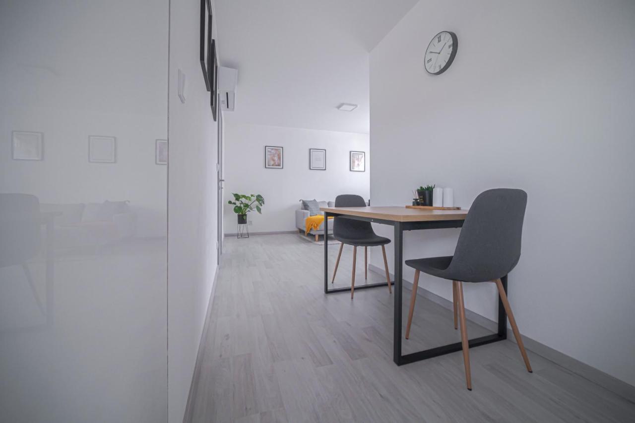 Grunt Apartments Mlada Boleslav Exterior photo